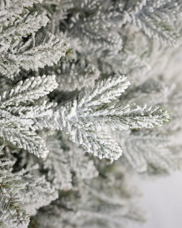Queen_Flock_Tip 7.5' Queen Flock® Slim Artificial Christmas Tree Unlit