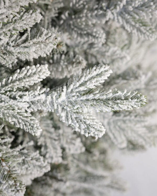 Queen_Flock_Tip 6.5' Queen Flock® Artificial Christmas Tree Unlit